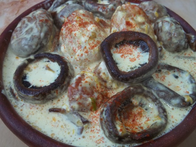 Chicken with Mushrooms and Mayonnaise